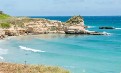 Le 10 Spiagge Imperdibili da Visitare in Puglia: Un Viaggio tra Spiagge da Sogno
